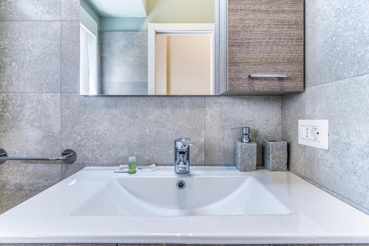 Mora Apartment Милан Экстерьер фото